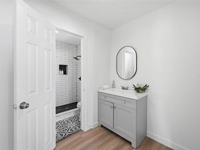 1711  Essex Avenue , Dallas Texas 75203