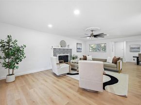 1711  Essex Avenue , Dallas Texas 75203