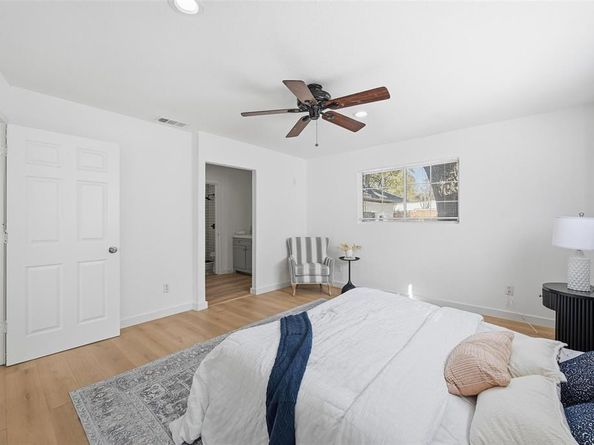 1711  Essex Avenue , Dallas Texas 75203