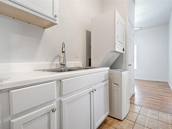 3020  South Boulevard  6, Dallas Texas 75215