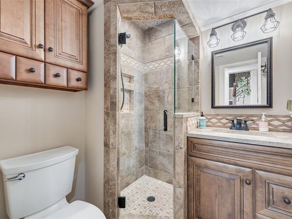 2203  Southcrest Drive , Arlington Texas 76013