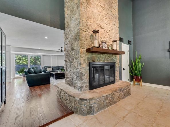 2203  Southcrest Drive , Arlington Texas 76013