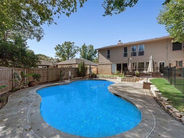 2203  Southcrest Drive , Arlington Texas 76013