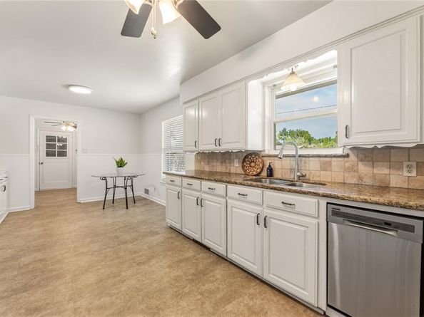 535  Degan Avenue , Lewisville Texas 75057