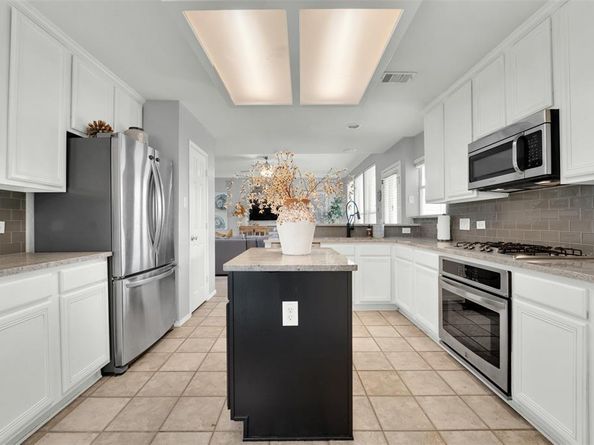 1210  Rooney Lane , Carrollton Texas 75007