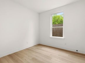 415 N Patton Avenue , Dallas Texas 75203