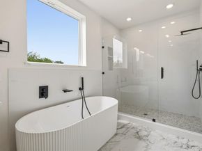 415 N Patton Avenue , Dallas Texas 75203