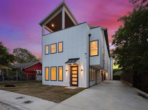 415 N Patton Avenue , Dallas Texas 75203