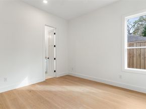 1510  Marfa Avenue , Dallas Texas 75216