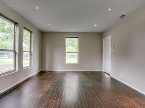 818 E Woodin Boulevard , Dallas Texas 75216