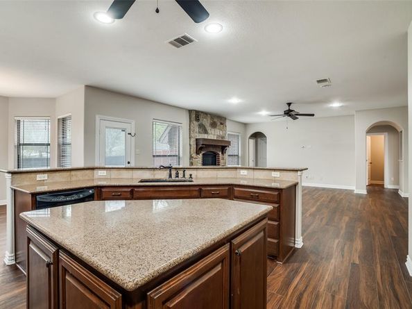 809  Longridge Drive , Denton Texas 76205