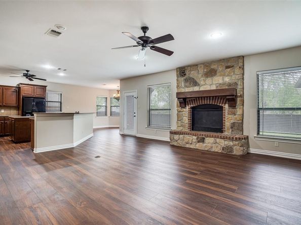 809  Longridge Drive , Denton Texas 76205
