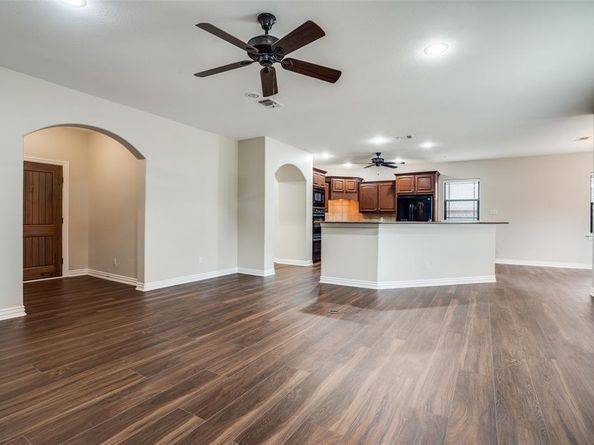 809  Longridge Drive , Denton Texas 76205