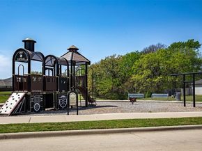 917  Warbler  , Aubrey Texas 76227
