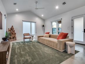 1021  Nomas Street , Dallas Texas 75212