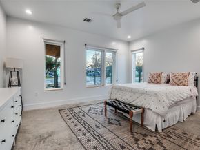 1021  Nomas Street , Dallas Texas 75212