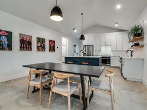 1021  Nomas Street , Dallas Texas 75212