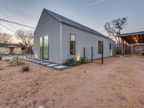 1021  Nomas Street , Dallas Texas 75212