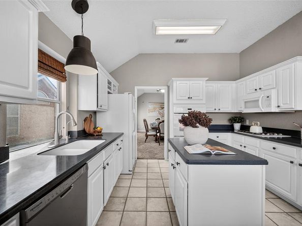 2802  Pecan Meadow Drive , Garland Texas 75040
