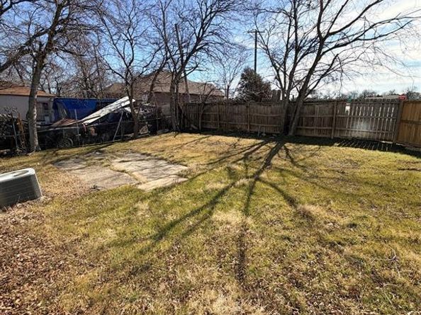 2700  Bideker Avenue , Fort Worth Texas 76105