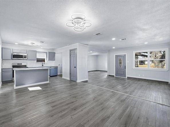 3922  Rainier Street , Irving Texas 75062