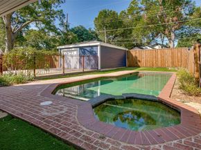 219 N Willomet Avenue , Dallas Texas 75208