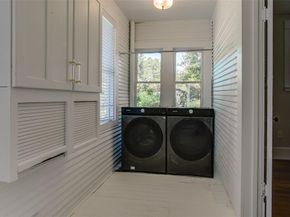 219 N Willomet Avenue , Dallas Texas 75208