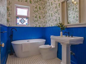 219 N Willomet Avenue , Dallas Texas 75208