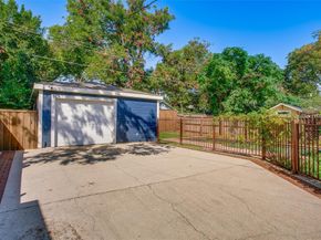 219 N Willomet Avenue , Dallas Texas 75208