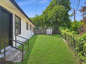 2347  Village Way , Dallas Texas 75216
