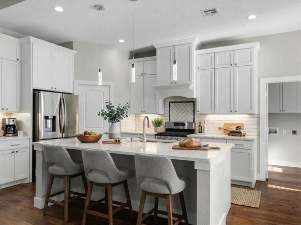 2700  Refugio Avenue , Fort Worth Texas 76164