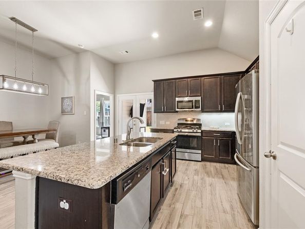 616  Chippewa Way , Aubrey Texas 76227