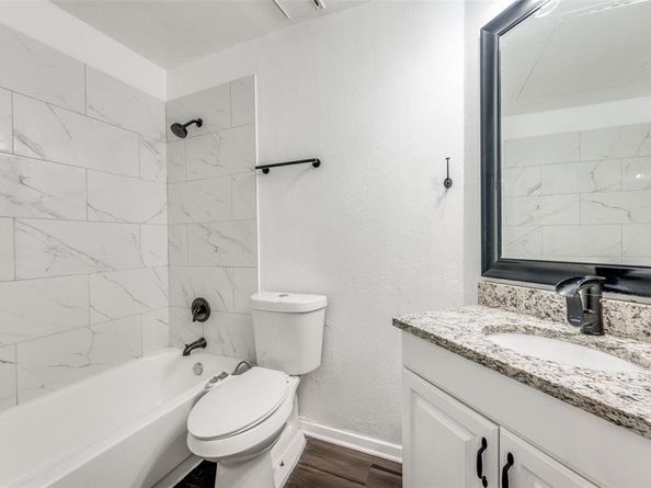 5550  Spring Valley Road  E22, Dallas Texas 75254
