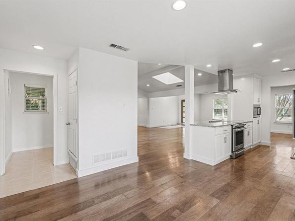 3127  Merrell Road , Dallas Texas 75229