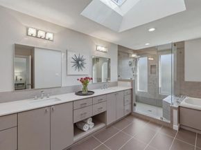 965  Easton Place , Dallas Texas 75218
