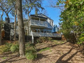 965  Easton Place , Dallas Texas 75218