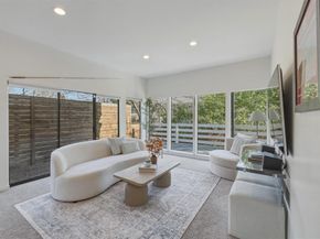 965  Easton Place , Dallas Texas 75218