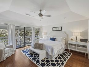 965  Easton Place , Dallas Texas 75218