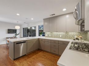 965  Easton Place , Dallas Texas 75218