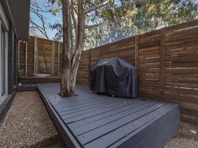 965  Easton Place , Dallas Texas 75218