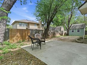 313  Georgian Oak Court , Lake Dallas Texas 75065