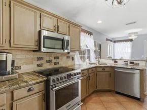 313  Georgian Oak Court , Lake Dallas Texas 75065