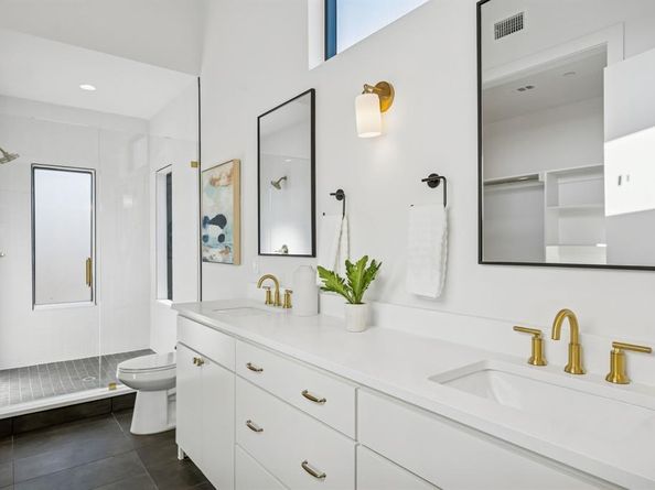 2151  Mail Avenue  101, Dallas Texas 75235