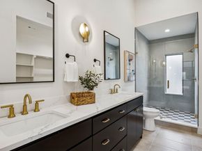 2147  Mail Avenue , Dallas Texas 75235