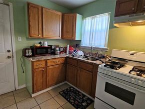 2835  Aster Street , Dallas Texas 75211