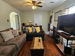 2835  Aster Street , Dallas Texas 75211
