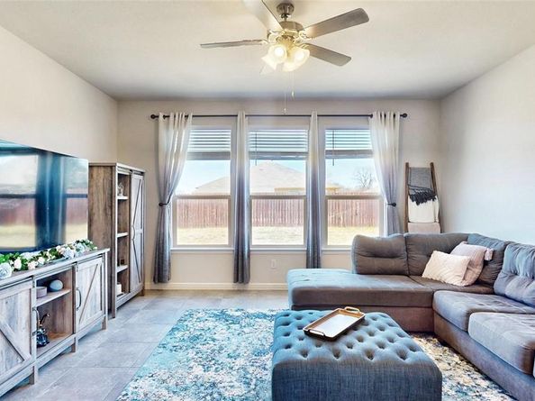 444  Skipper Lane , Azle Texas 76020