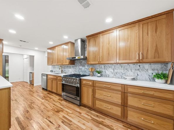 3905  Shady Valley Drive , Arlington Texas 76013
