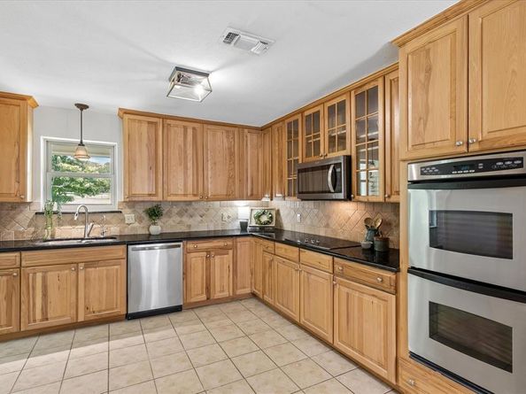 524  Oakridge Trail , Copper Canyon Texas 75077