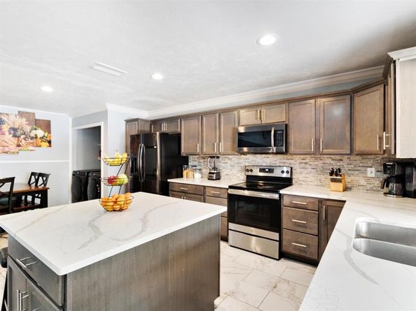 7232  Long Canyon Trail , Dallas Texas 75249
